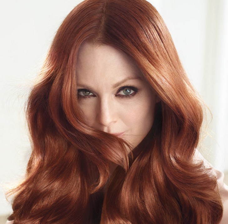 Julianne Moore Tarçın Bakır Rengi Saçları